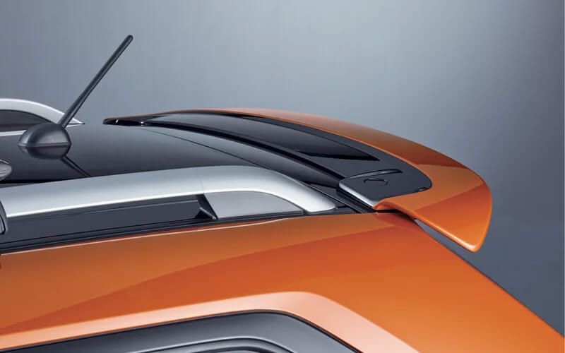 3D render of a Suzuki with the Roof Edge Spoiler accessory attached