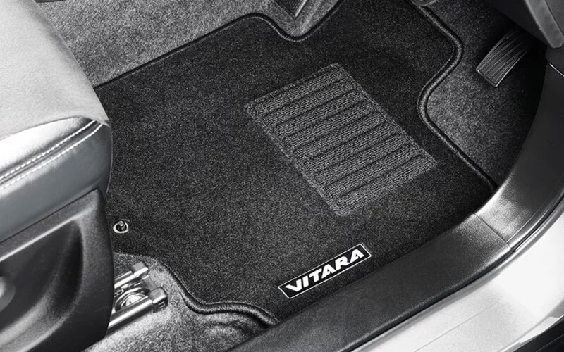 3D render of a Suzuki with the Carpet Floor Mat Set accessory attached