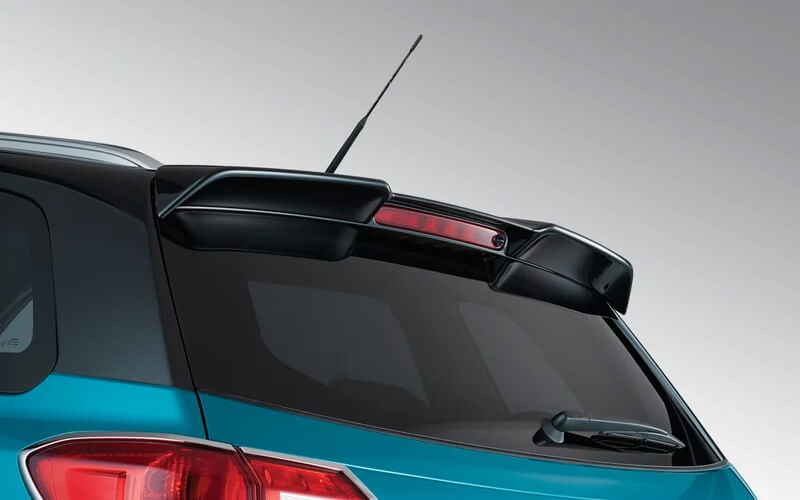3D render of a Suzuki with the Rear Upper Spoiler - Black accessory attached